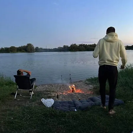 Ferienhaus Pipowagen Aan Het Water